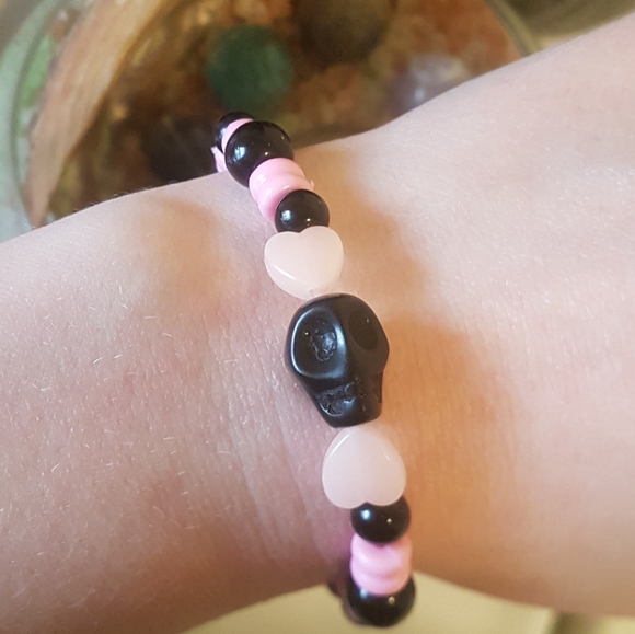 💀💗 Loving bones Onyx glow bracelet - Picture 3 of 5